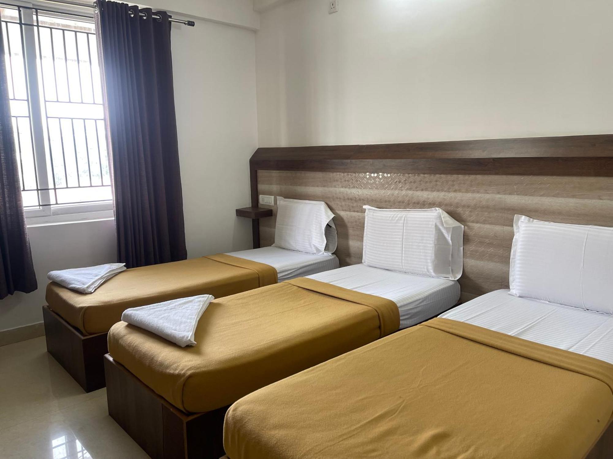 B Six Hotel Bangalore Exterior foto